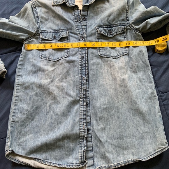 Woman’s long-sleeve button-down shirt - Picture 8 of 10